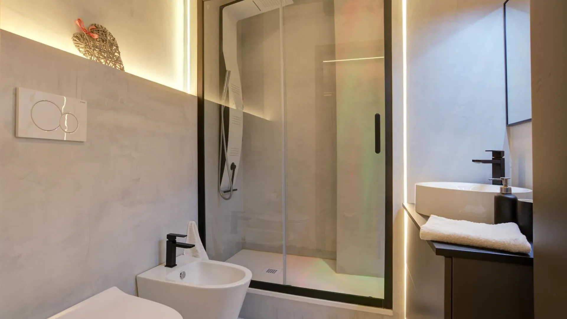 Apartment Top Floor Aparthotel Bentivoglio Catania Italy